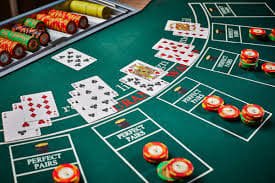 hanoman88 slot Lightning Dice live dealer studio showing three dice and multiplier display